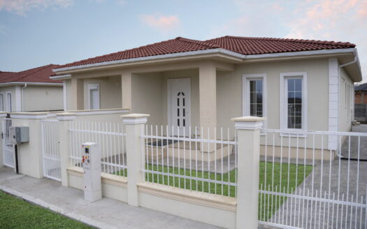 Duplex pe Parter in Cartier Rezidential Privat – Remetea Mare